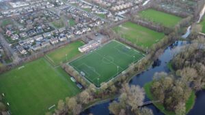 Parkeren bij VV Hardegarijp