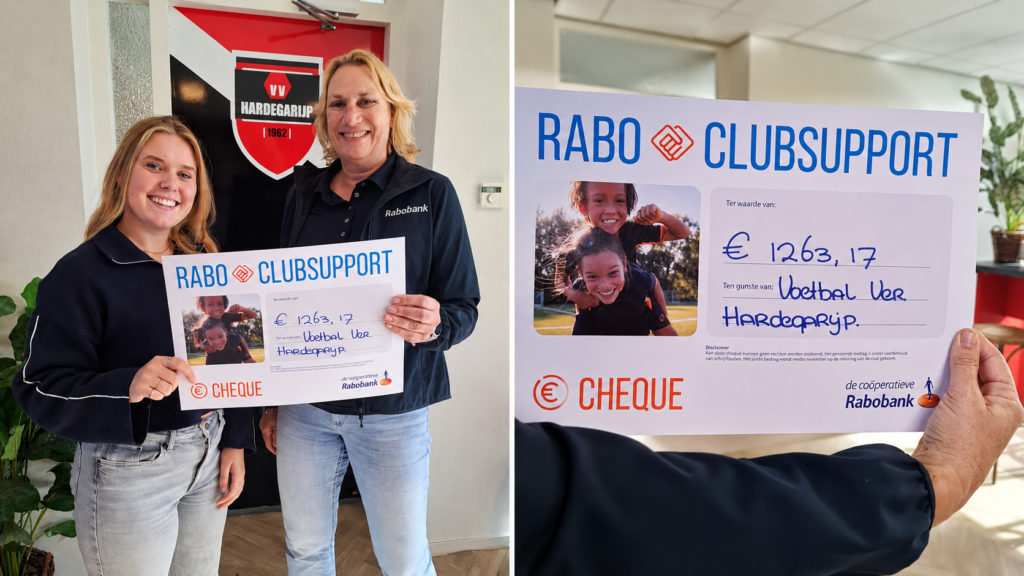 Penningmeester Lianne Miedema van vv Hardegarijp ontvangt uit handen van Karin Jager van Rabobank een Rabo ClubSupport-cheque ter waarde van € 1.263,17. Rechts een close-up van de cheque.