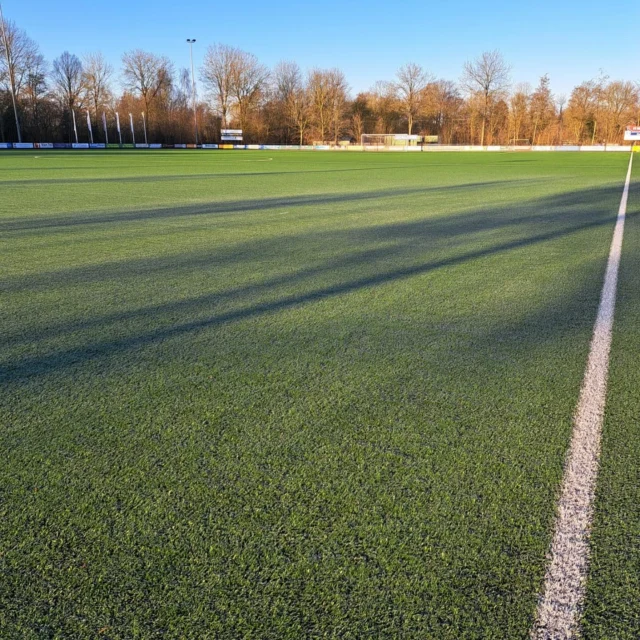 Goedemorgen!!! De mooiste dag van de week is weer aangebroken! De koffie staat klaar, de zon schijnt ☀️ dit is weer een prachtige voetbaldag ⚽️ 🖤❤️ genieten!!!