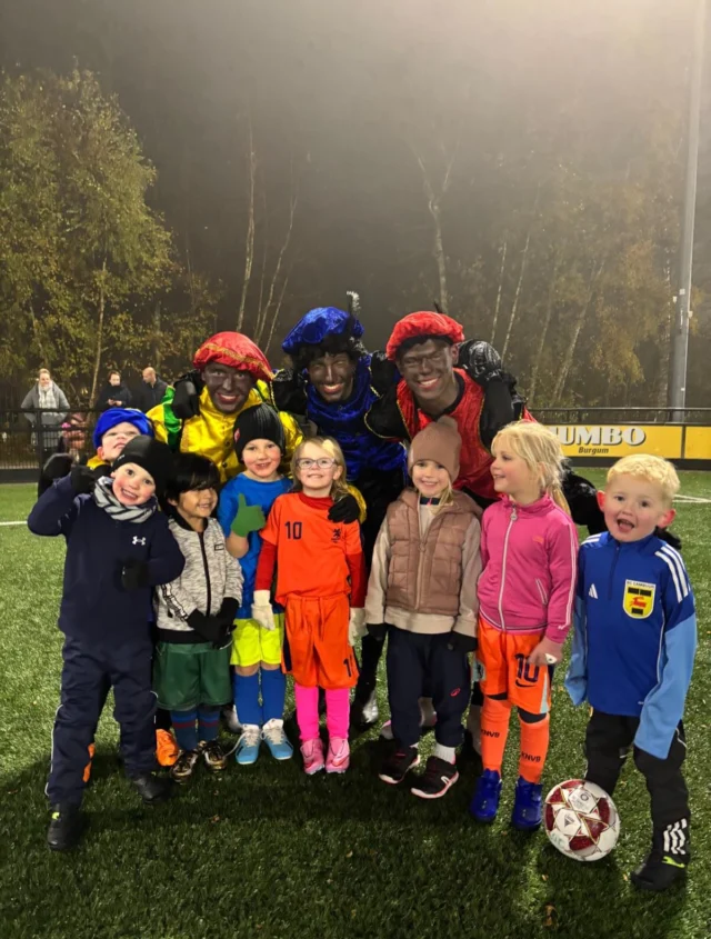 Afgelopen week kwamen de voetbalpieten langs en zorgden voor een fantastische training voor onze jeugd! ⚽️🎁✨