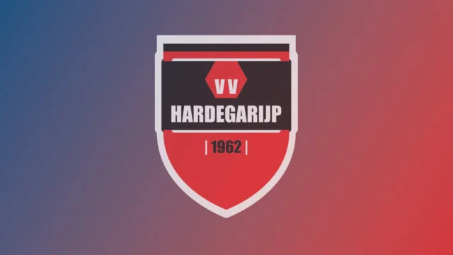 Morgen staan er slechts twee wedstrijden op het programma. Daarom opent de kantine om 11.00 uur en de keuken om 13.00 uur.

Uiteraard zijn jullie van harte welkom om om 12.00 uur de bekerwedstrijd vv Hardegarijp 5 tegen Wykels Hallum 3 te aanschouwen, of om 14.30 uur vv Hardegarijp 3 tegen DWP 2.

Tot morgen!